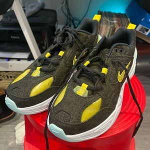 Womans nike size 10